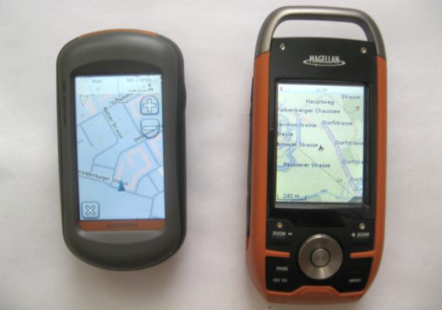 Größenvergleich zwischen Garmin Oregon und Magellan Triton 2000 Größenvergleich zwischen Garmin Oregon und Magellan Triton 2000